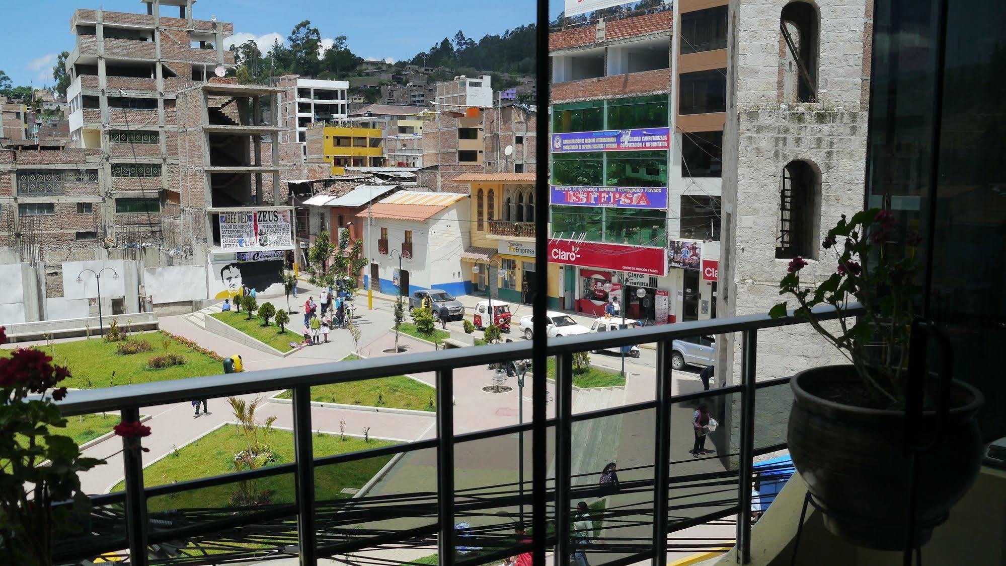 El Parque Hotel Andahuaylas Exteriör bild